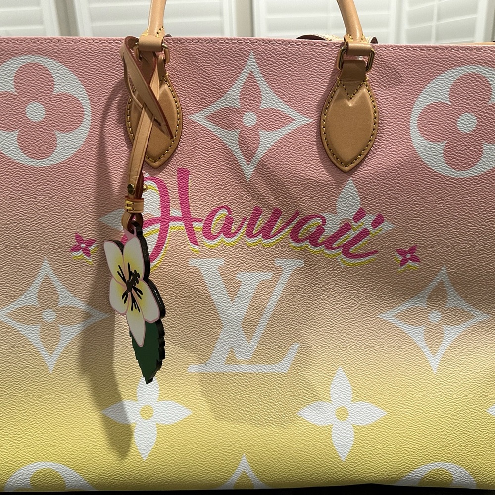 Louis Vuitton On the Go: Limited “Hawaii” Edition *like new*